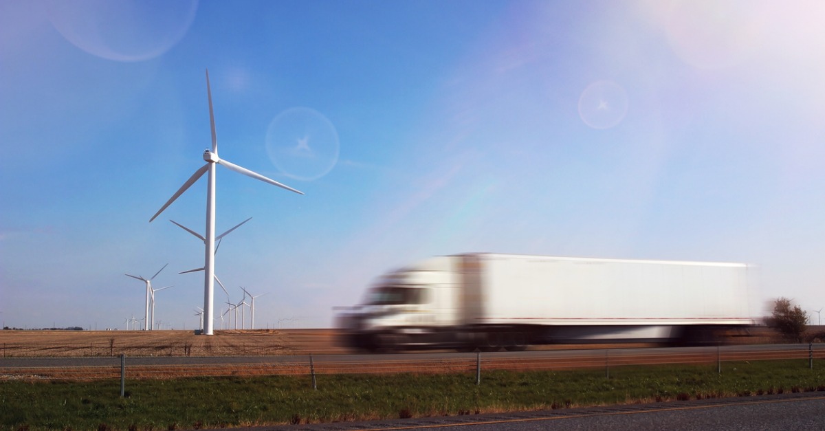 Tips For Driving a Semi Truck in High Winds / TransForce